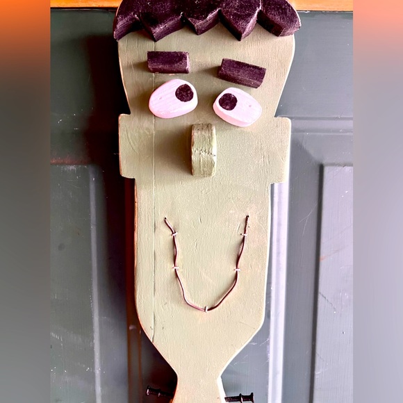 NWT Halloween Hand crafted wooden Frankenstein door hanger - Picture 3 of 5